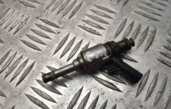 Volkswagen Scirocco Fuel injector 06H906036E