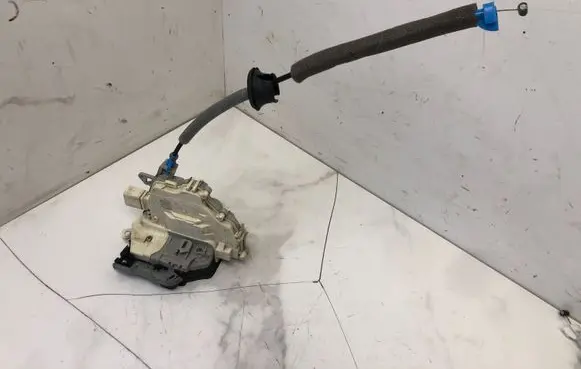 Audi A3 S3 8V Rear door lock 4G0839015C