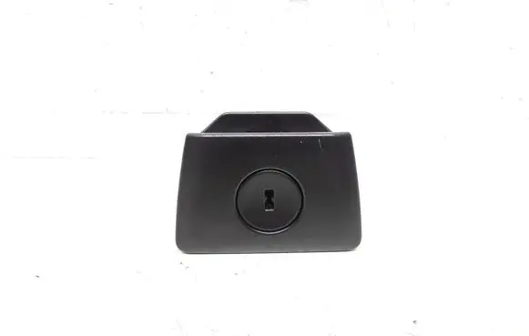Volvo XC90 Glove box lock 