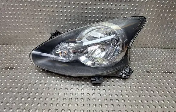 Toyota Aygo AB10 Headlight/headlamp