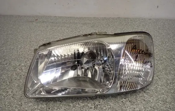 Hyundai Accent Headlight/headlamp