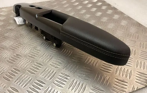 KIA Sportage Front door window switch trim 82720F1010