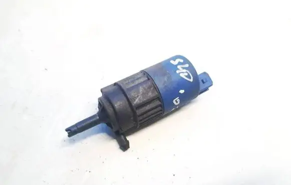 Volvo S40, V40 Windscreen/windshield washer pump