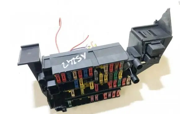 Peugeot 406 Fuse box set 9635518180 189028
