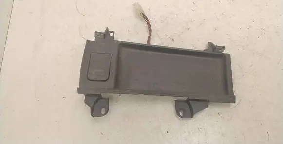BMW 5 E39 Cigarette lighter trim front 8159694