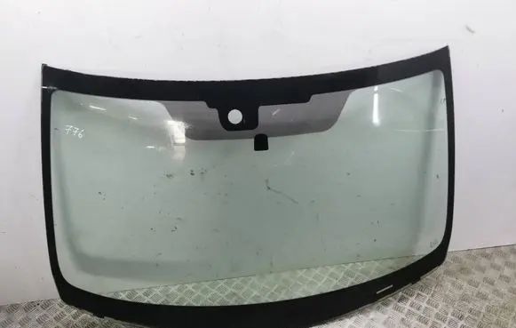 Infiniti Q50 Front windscreen/windshield window 