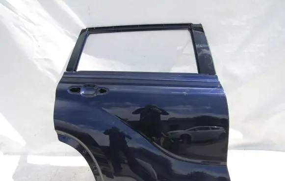 Toyota Highlander XU70 Rear door