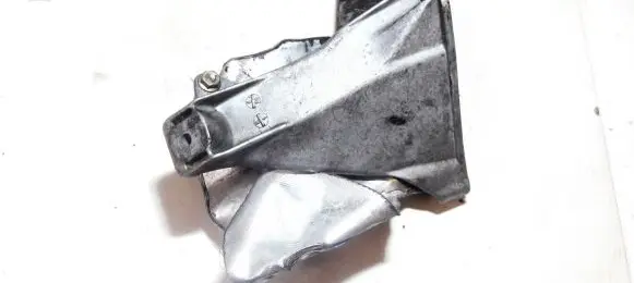 Audi A4 S4 B5 8D Engine mounting bracket 8d0199388g