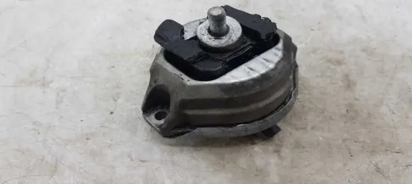 BMW 5 E60 E61 Engine mount bracket 677461902