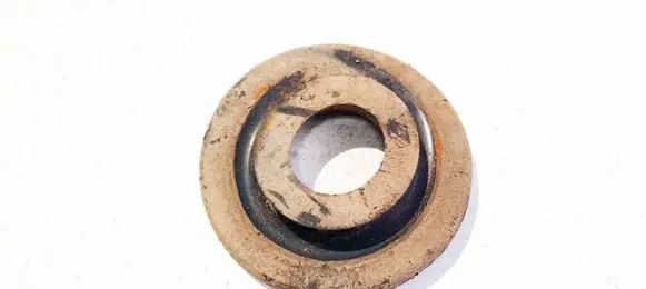 Volkswagen Touran I Front coil spring rubber mount 1K0512149 1K0512149B