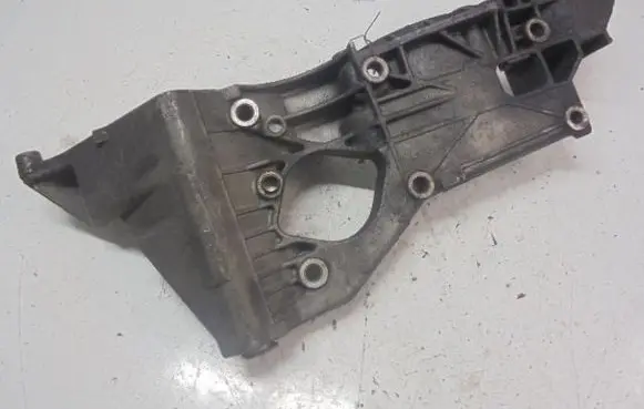Volkswagen Golf IV Generator/alternator bracket 033903143A
