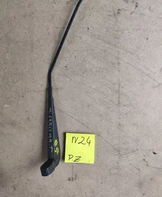 Mitsubishi Carisma Rear wiper blade arm 32847892