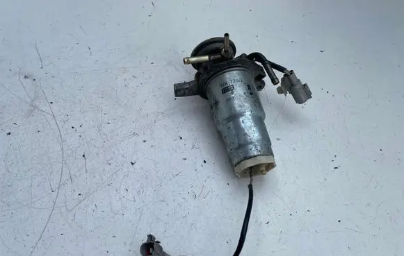Toyota Avensis T220 Fuel filter 