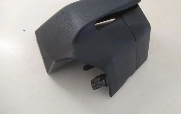 Volvo V70 Seat belt trim 