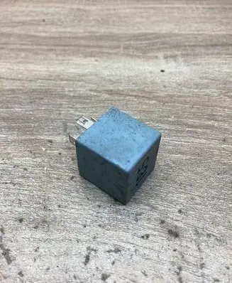 Volkswagen PASSAT B5 Other relay 3B0911251 WL061237009 185