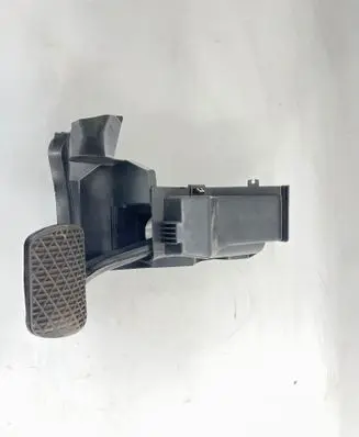 Mercedes-Benz C W203 Brake pedal A2032900401