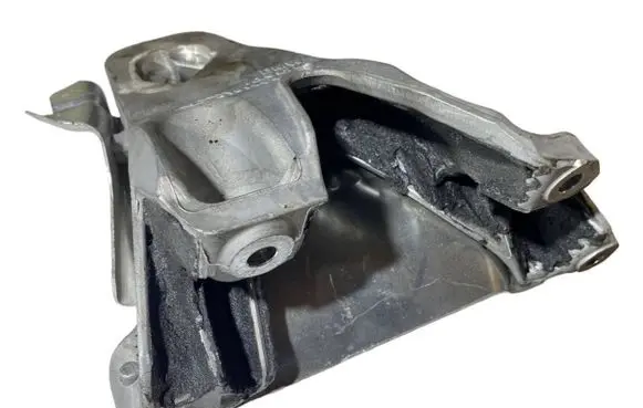 BMW X5 F15 Engine mounting bracket 6864614 67871110 025055