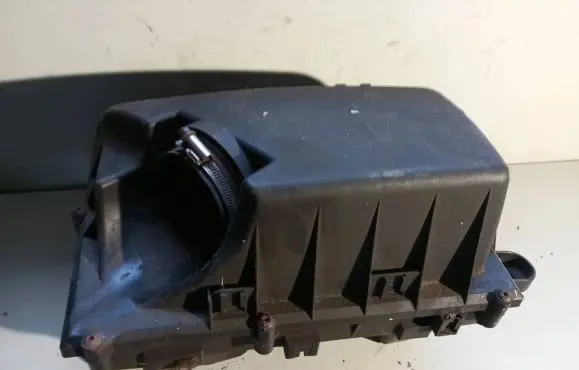 Opel Vectra B Air filter box 9177264