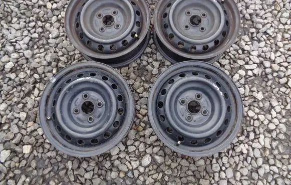 Toyota Yaris R14 steel rim 