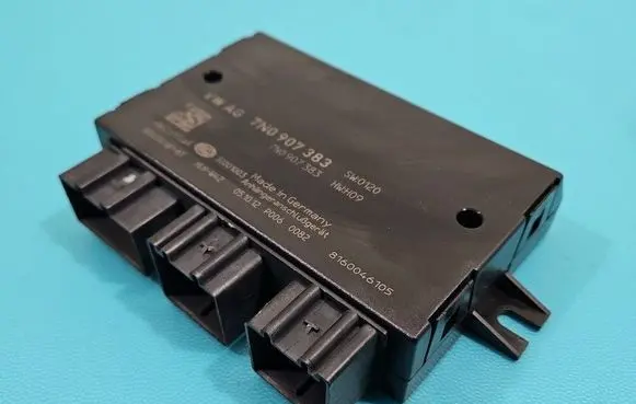 Volkswagen PASSAT B7 Central body control module 7N0907383 IMPRK1516527