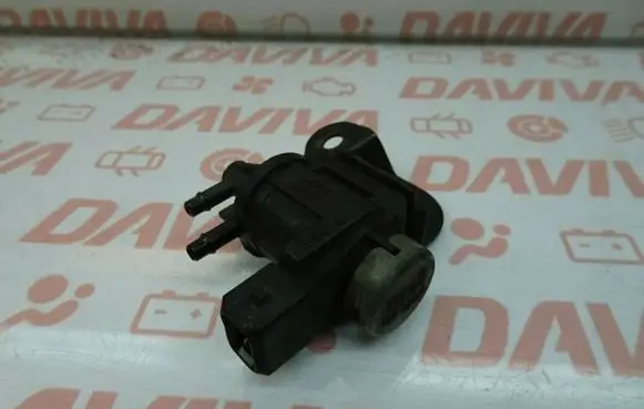 Volkswagen Touran I Vacuum valve 1J0906283A 1J0906283