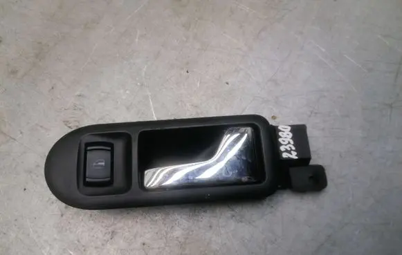 Volkswagen PASSAT B5 Front door interior handle 3B1837114