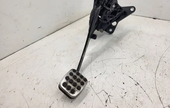 Mercedes-Benz A W176 Clutch pedal A2462906301 A2462900619