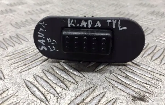 Hyundai Santa Fe Tailgate/boot open switch button 