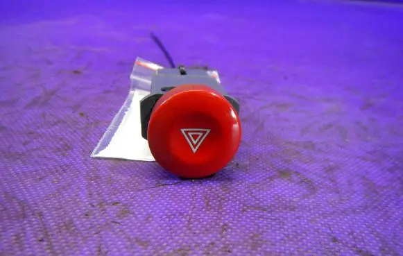 Chevrolet Kalos Hazard light switch