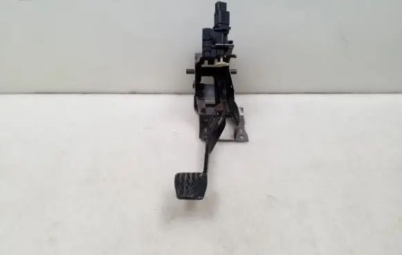 Mazda CX-7 Clutch pedal 