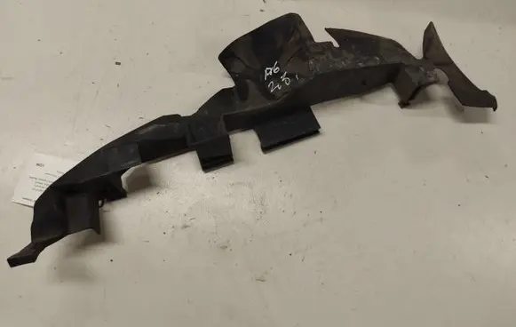 Audi A6 S6 C5 4B Intercooler air guide/duct channel 4B0121284G
