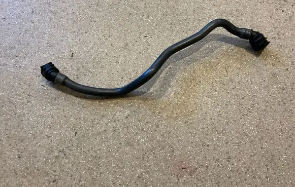 BMW X5 G05 Engine coolant pipe/hose 8598354