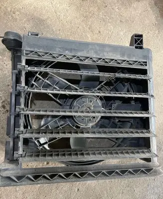 BMW 3 E46 Radiator cooling fan shroud