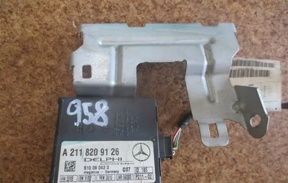 Mercedes-Benz C W203 Gateway control module A2118209126