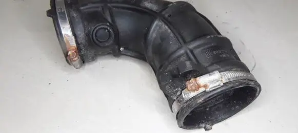 Opel Vectra B Air intake hose/pipe 90572051SL