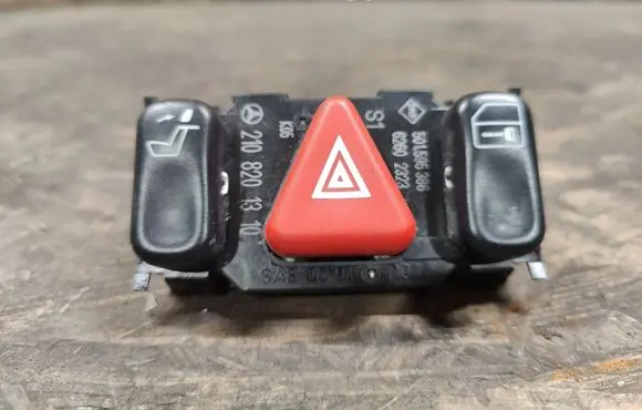 Mercedes-Benz E W210 Hazard light switch 2108201310