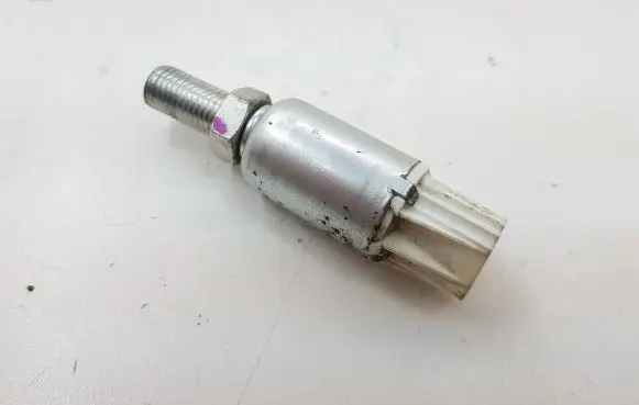 Toyota RAV 4 (XA30) Clutch pedal sensor 