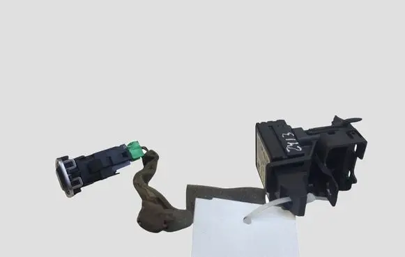 Volvo V70 Engine start stop button switch 31394114 AH4N15607AE