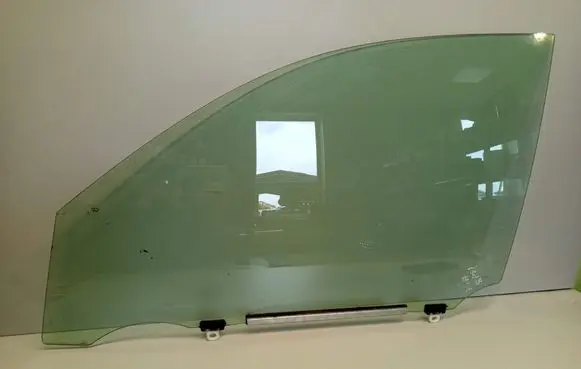 KIA Sportage Front door window glass four-door