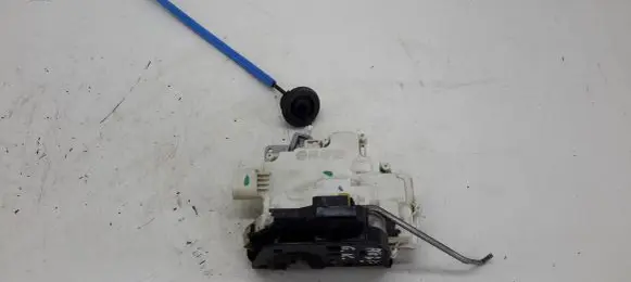 Audi A8 S8 D3 4E Rear door lock 4F0839015