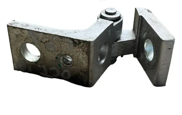 Skoda Octavia Mk2 (1Z) Front door lower hinge 6Y0831411D
