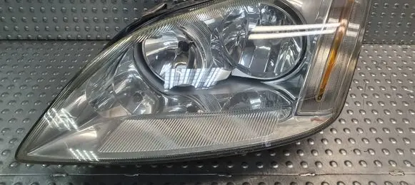 Ford C-MAX I Headlight/headlamp 