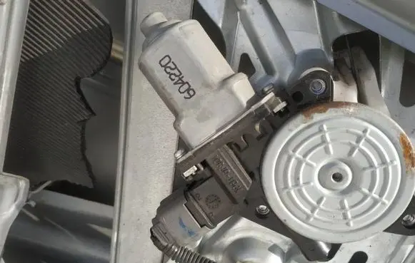 Honda Civic Front door window regulator motor