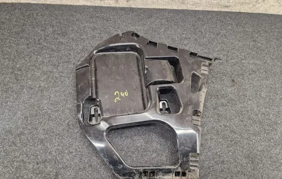 BMW 2 F22 F23 Rear bumper mounting bracket 7285534