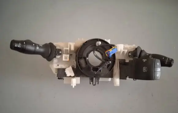 Wiper turn signal indicator stalk/switch