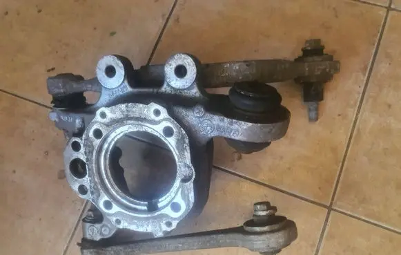 BMW 5 E60 E61 Rear wheel hub spindle/knuckle 6754561