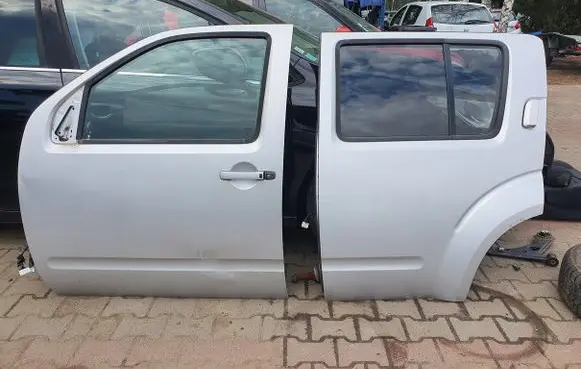 Nissan Navara Front door YQ00133280