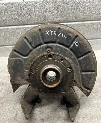 Skoda Octavia Mk2 (1Z) Rear wheel hub