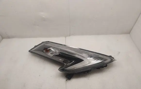 Nissan Juke I F15 Headlight/headlamp 26120BV80C 90097197 07092016