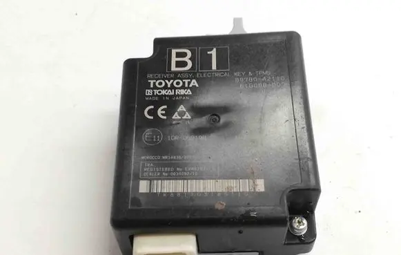 Toyota RAV 4 (XA50) Other devices 897B042110